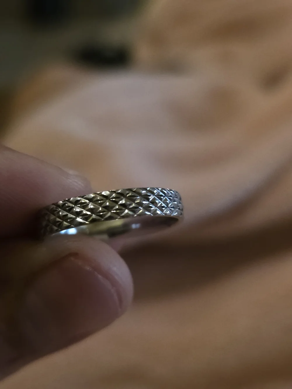 Silver Diamond-Pattern Band - Picture 5 of 6
